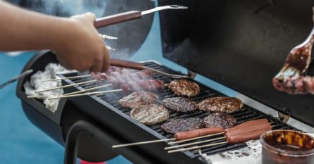 How to Use a Smoker Box on an Electric Grill